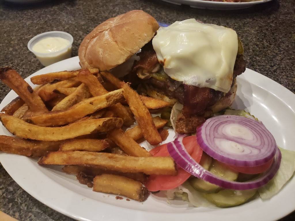 Costellos Tavern | restaurant | 723 Centre St, Jamaica Plain, MA 02130, USA | 6175229263 OR +1 617-522-9263