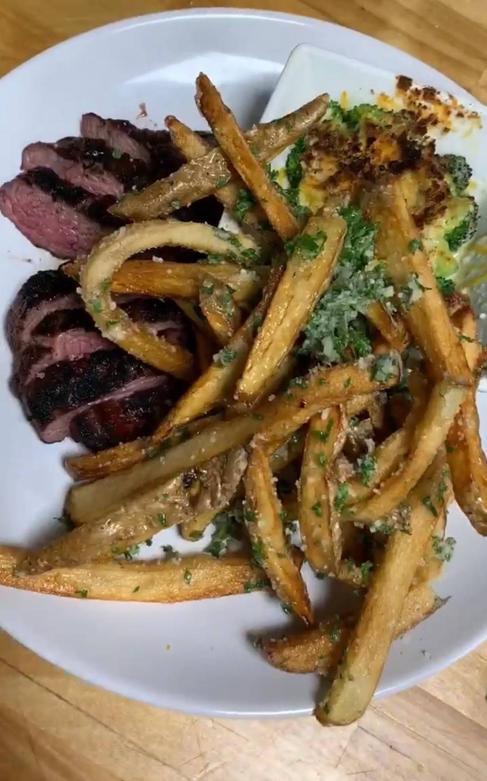 Blackberrys Bar & Grill | restaurant | 2241 Grand Island Blvd, Grand Island, NY 14072, USA | 7167759743 OR +1 716-775-9743