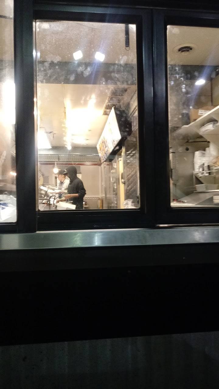 Long John Silvers | restaurant | 2039 Lafayette Ave, Terre Haute, IN 47805, USA | 8124663567 OR +1 812-466-3567