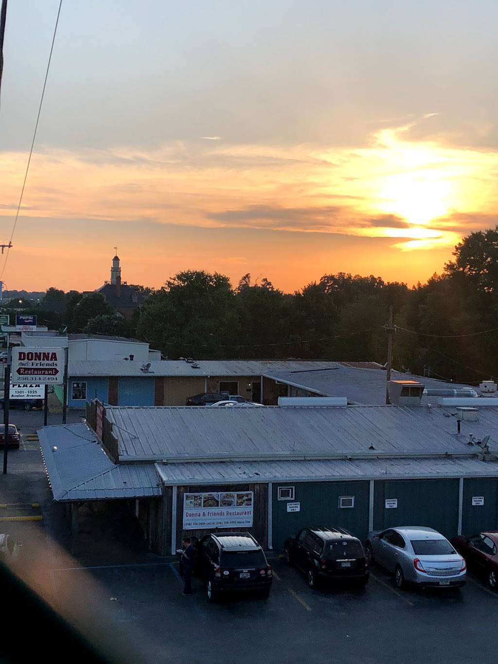 Donna and Friends | restaurant | Muscle Shoals, AL 35661, USA | 2563142494 OR +1 256-314-2494