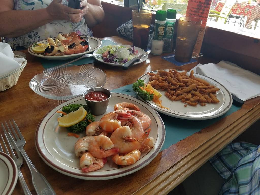 Little Bar Restaurant | restaurant | 205 Harbor Pl N, Goodland, FL 34140, USA | 2393945663 OR +1 239-394-5663