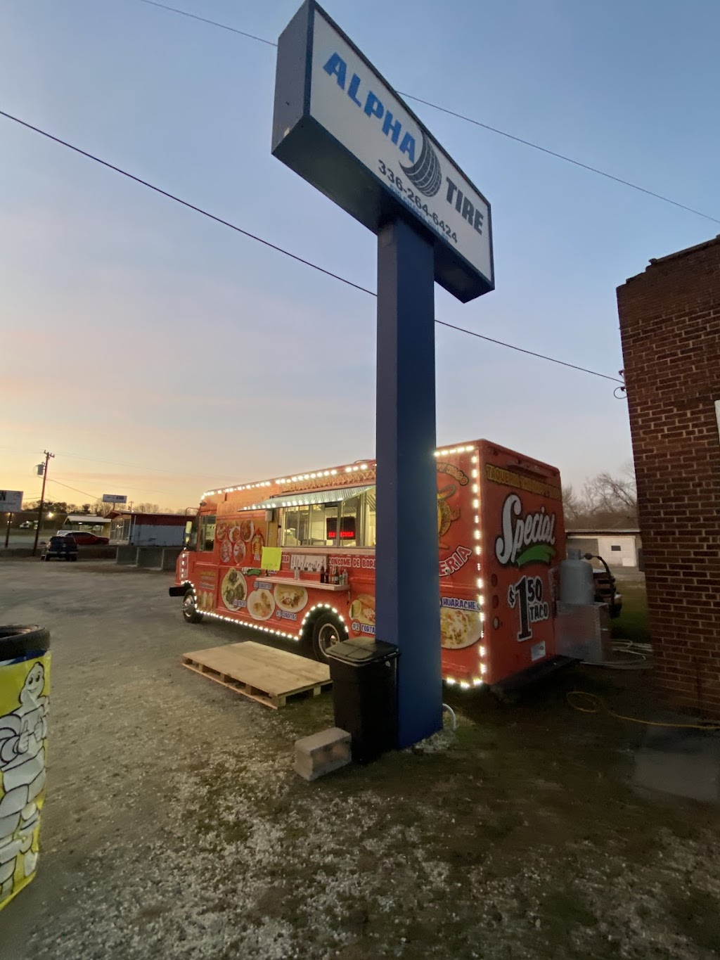 Happy taco super taco | restaurant | 630 Chapel Hill Rd, Burlington, NC 27215, USA | 3365859553 OR +1 336-585-9553