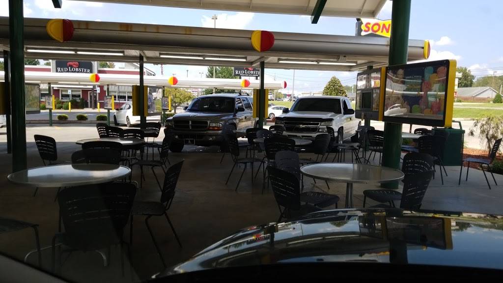 Sonic Drive-In | restaurant | 1911 N Jackson St, Tullahoma, TN 37388, USA | 9314610300 OR +1 931-461-0300