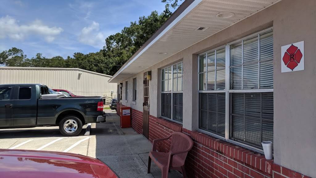 Redd Gator Cafe Co | restaurant | 509 N State St, Bunnell, FL 32110, USA | 3864372233 OR +1 386-437-2233