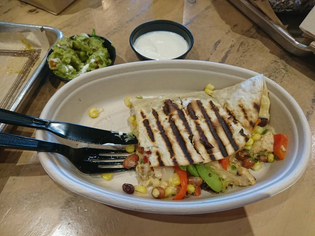 Mucho Burrito Fresh Mexican Grill | restaurant | 515 Industrial Ave, Ottawa, ON K1G 0Z1, Canada | 6138602444 OR +1 613-860-2444