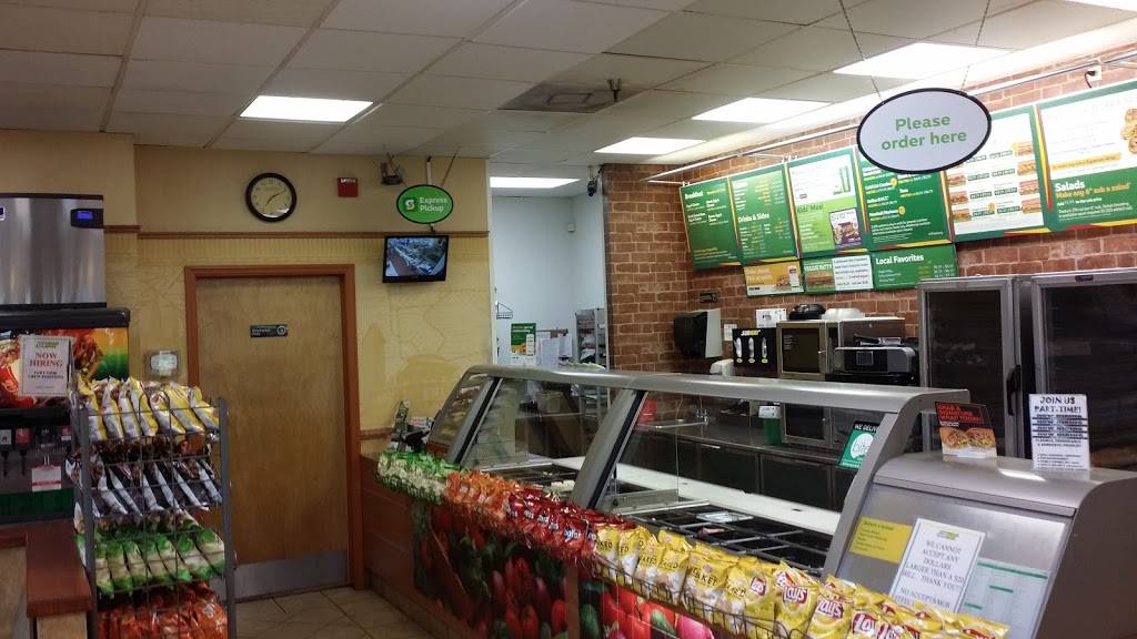 Subway | restaurant | 5708 Clark Rd, Sarasota, FL 34233, USA | 9419232246 OR +1 941-923-2246