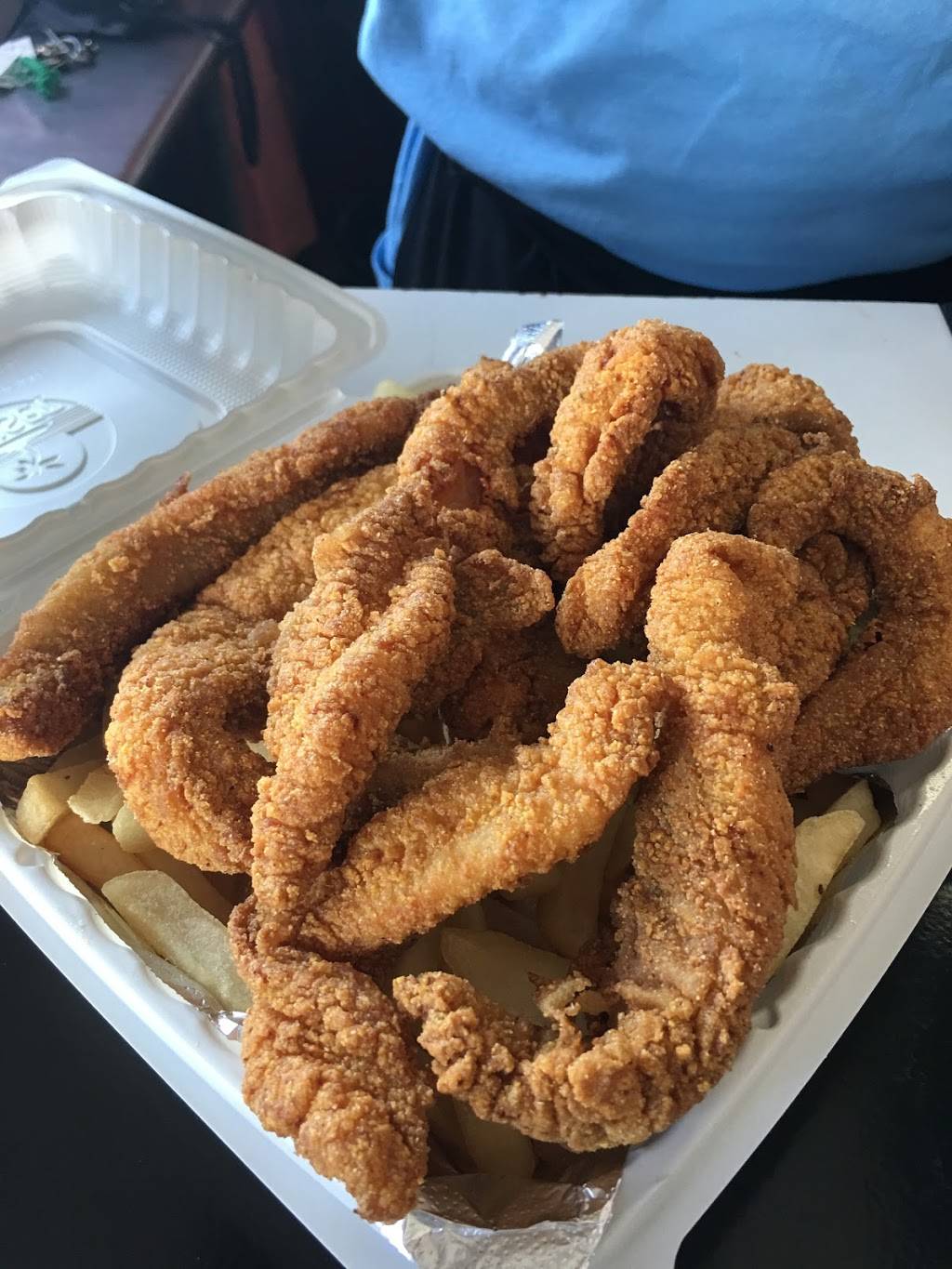 C Js Barbecue & Fish | restaurant | 2401 Macdonald Ave A, Richmond, CA 94804, USA | 5102357471 OR +1 510-235-7471