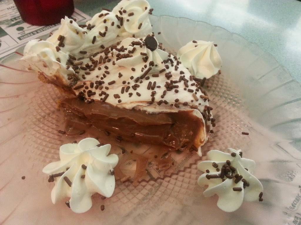 Olympia Diner | restaurant | 3413 Berlin Turnpike, Newington, CT 06111, USA | 8606669948 OR +1 860-666-9948