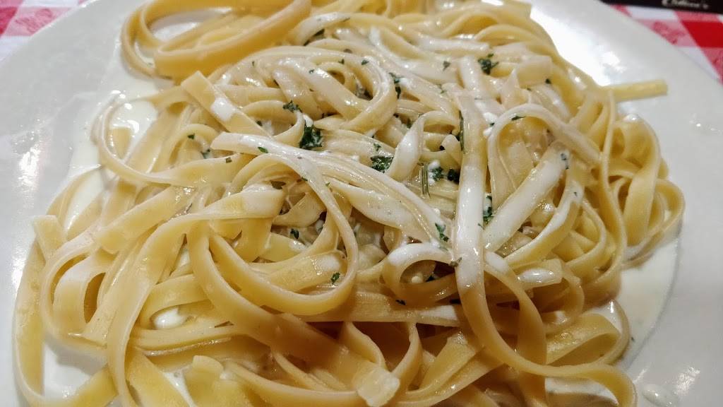 Cilinos | restaurant | 230 8th Ave SE, Wellman, IA 52356, USA | 3196464555 OR +1 319-646-4555