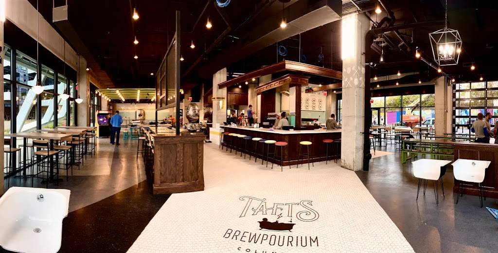 Tafts Brewpourium Columbus | restaurant | 440 W Broad St, Columbus, OH 43215, USA | 6144898900 OR +1 614-489-8900