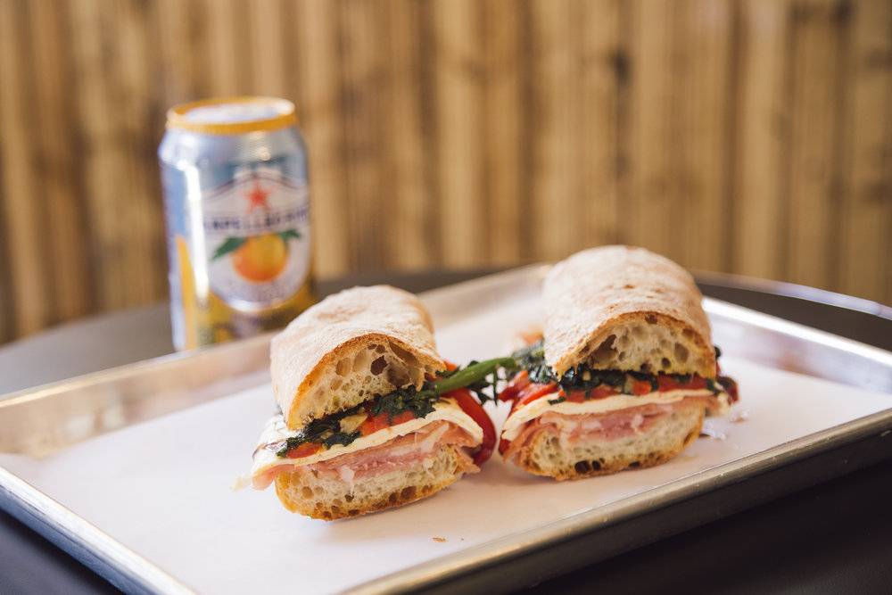 Reginas Grocery | restaurant | 418 Meridian Ave, Miami, FL 33139, USA | 3057638934 OR +1 305-763-8934