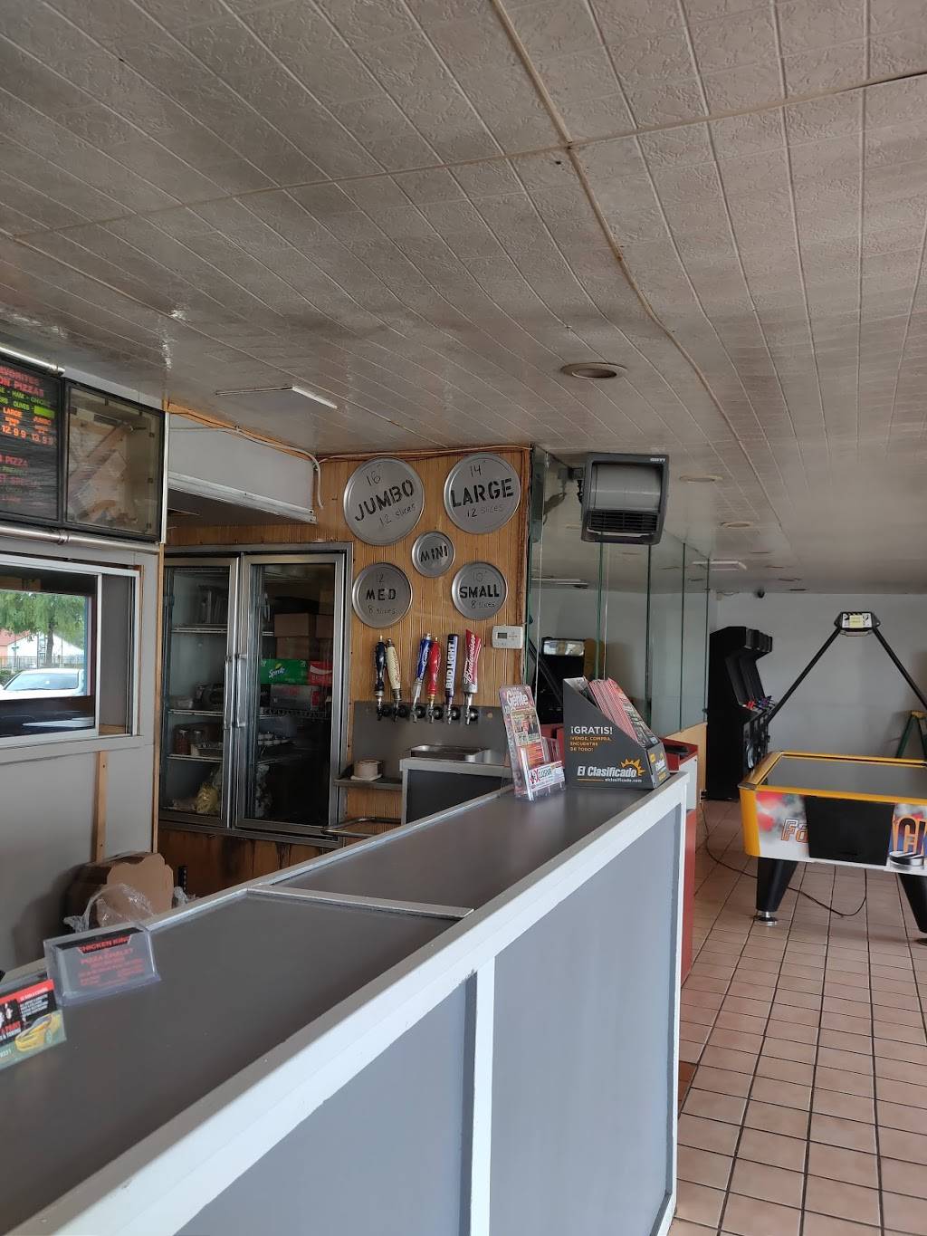 Pizza Chalet | restaurant | 202 W 4th St, Perris, CA 92570, USA | 9519405000 OR +1 951-940-5000