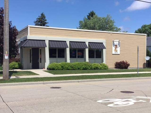 Lyons Den | restaurant | 760 W 6th Ave, Oshkosh, WI 54902, USA | 9206519630 OR +1 920-651-9630