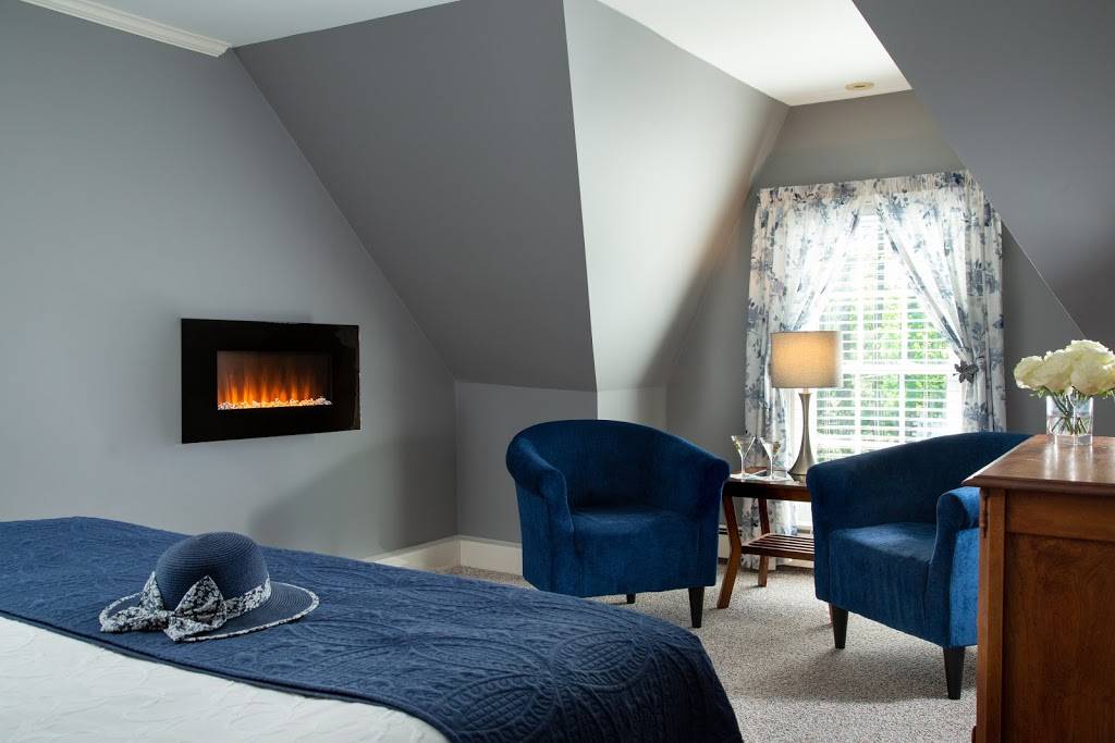 Inn at Pleasant Lake | restaurant | 853 Pleasant St, New London, NH 03257, USA | 6038734833 OR +1 603-873-4833