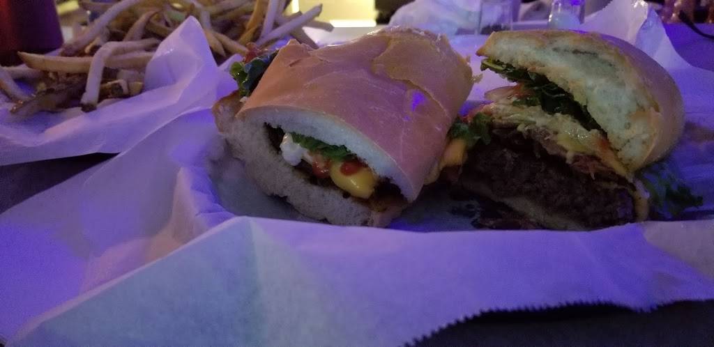 Nikiz Pub | restaurant | 509 Mason St, Niles, OH 44446, USA | 3305446100 OR +1 330-544-6100