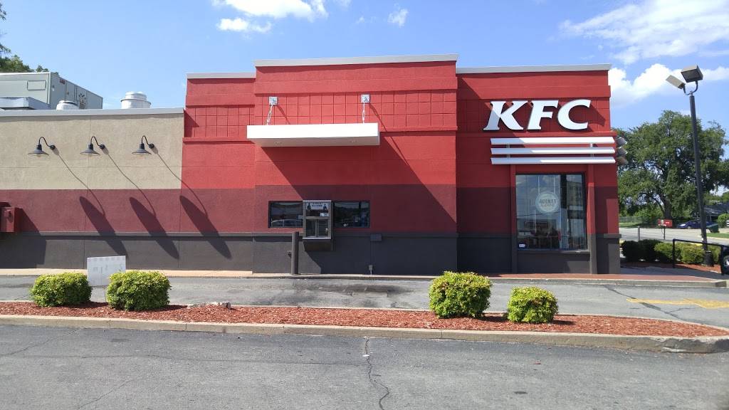 KFC | restaurant | 206 N Wilson Ave, Sand Springs, OK 74063, USA | 9182452363 OR +1 918-245-2363