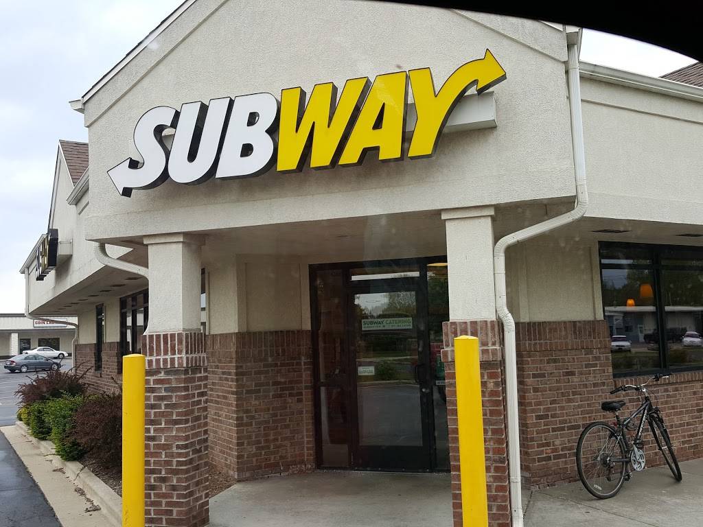 Subway | restaurant | 130 S Foster Dr, Saukville, WI 53080, USA | 2622842410 OR +1 262-284-2410