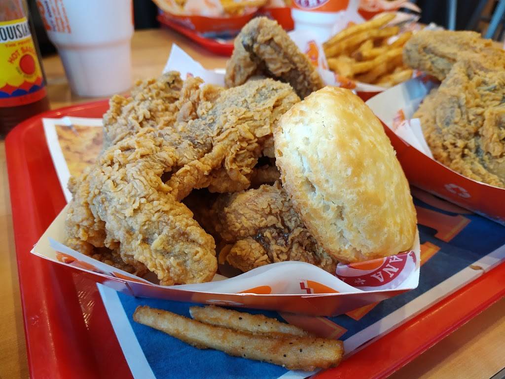 Popeyes Louisiana Kitchen | restaurant | 2180 Randall Rd, Carpentersville, IL 60110, USA | 8475511843 OR +1 847-551-1843