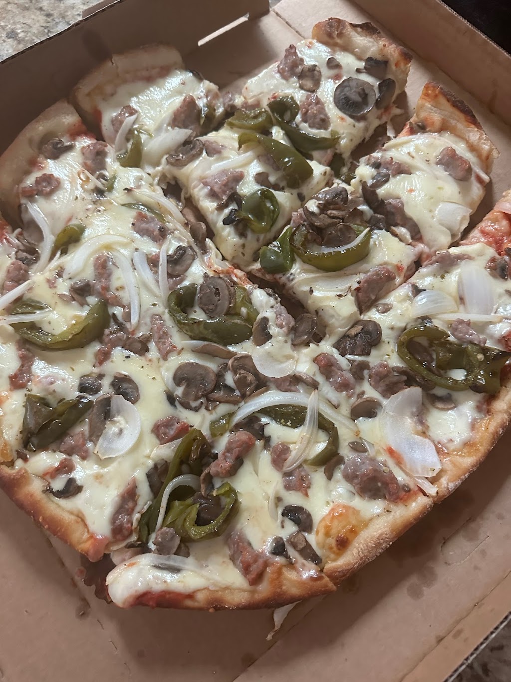 Armands Pizzeria | restaurant | 101 W Campbell St, Arlington Heights, IL 60005, USA | 8473420664 OR +1 847-342-0664