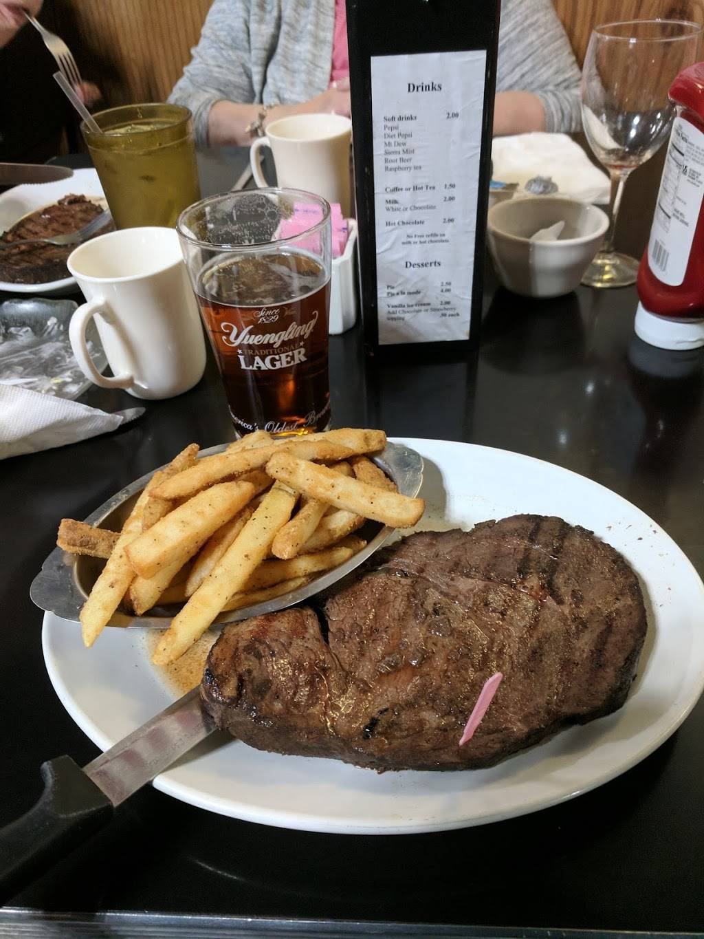 Elis Bar and Grille | restaurant | 302 N Main St, Hudson, IN 46747, USA | 2605873377 OR +1 260-587-3377