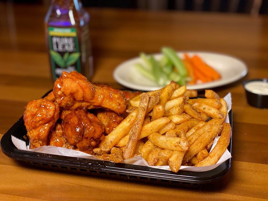 Wing Run | restaurant | 324 S Racine Ave, Chicago, IL 60607, USA | 3123748915 OR +1 312-374-8915