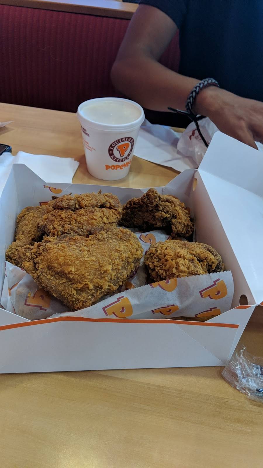 Popeyes Louisiana Kitchen | restaurant | 457 Hazeldean Rd, Kanata, ON K2L 3P3, Canada | 3435450701 OR +1 343-545-0701