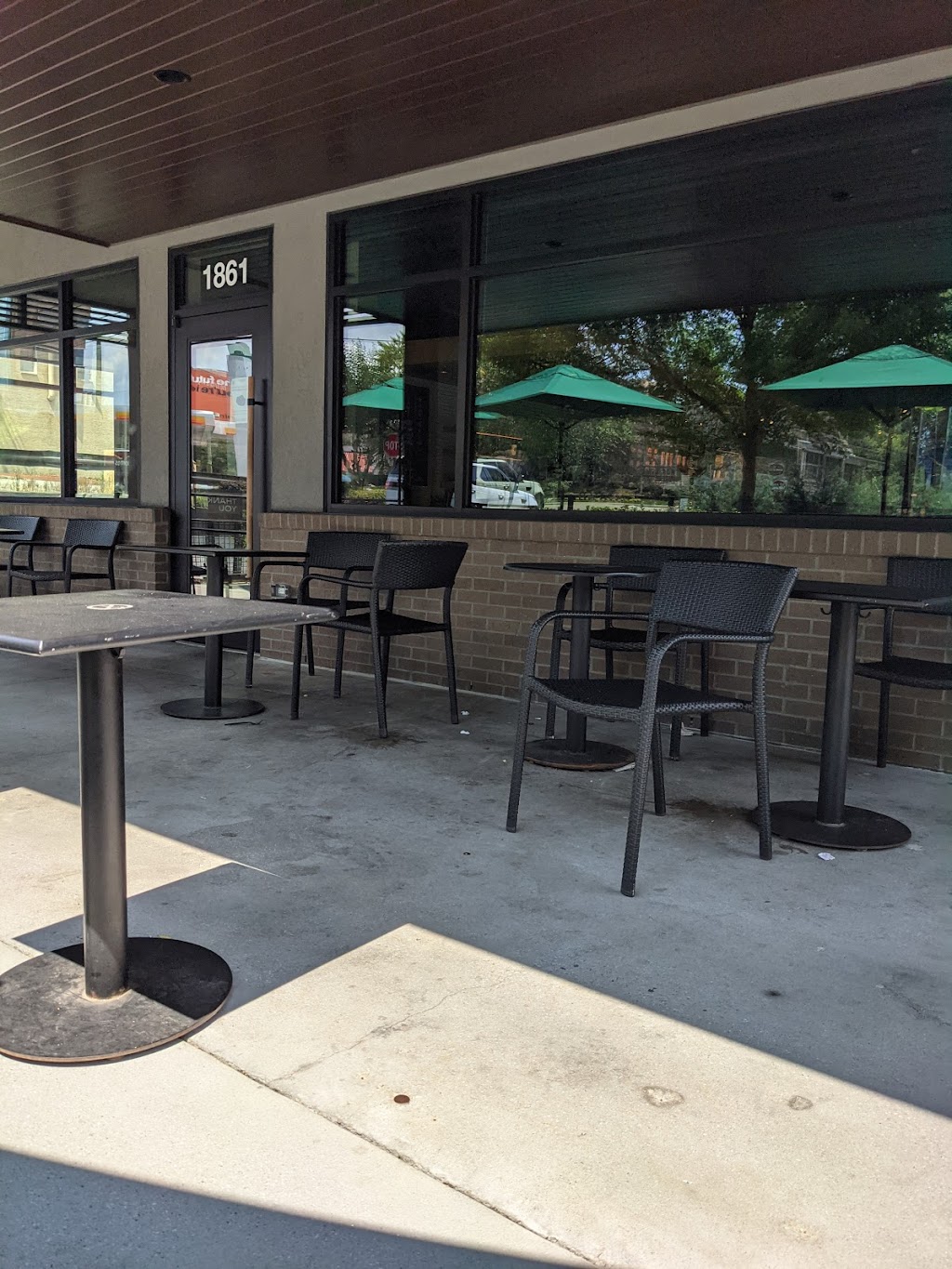 Starbucks | cafe | 1861 Peachtree Rd, Atlanta, GA 30309, USA | 4705329932 OR +1 470-532-9932