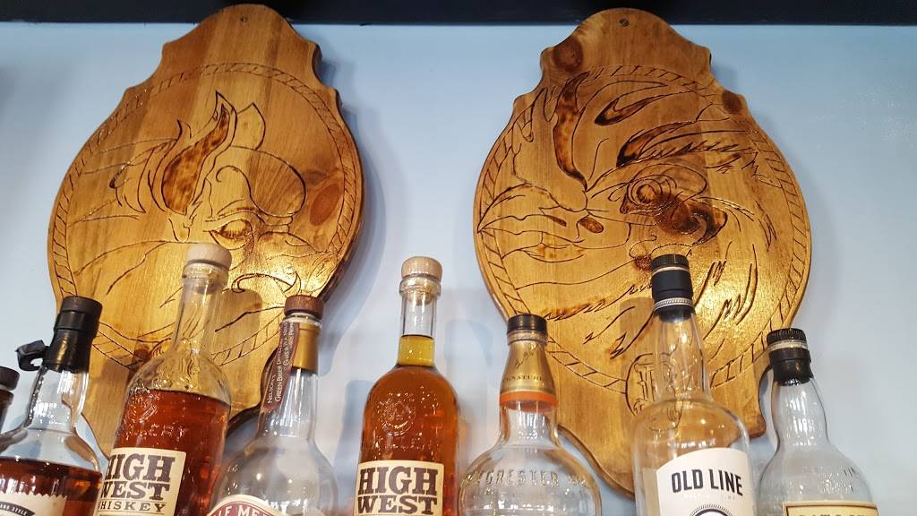 The Pig & Rooster Smokehouse | restaurant | 3242 Foster Ave, Baltimore, MD 21224, USA | 4105221696 OR +1 410-522-1696