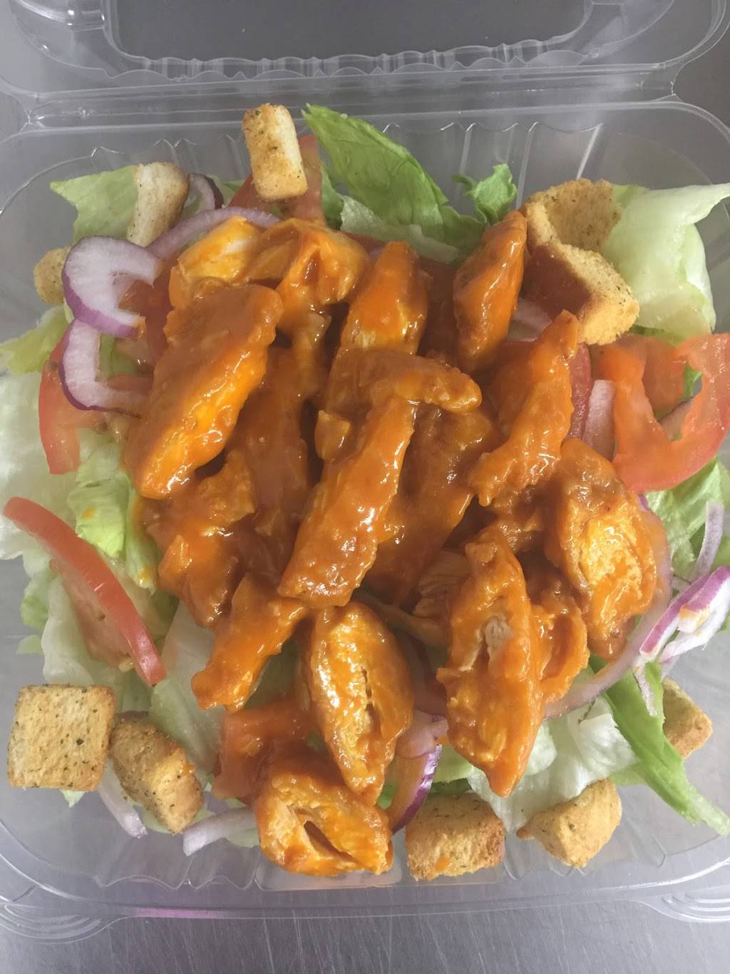 Luccis Pizza & Grill | restaurant | 3289 E River Rd #4848, Rochester, NY 14623, USA | 5852926780 OR +1 585-292-6780