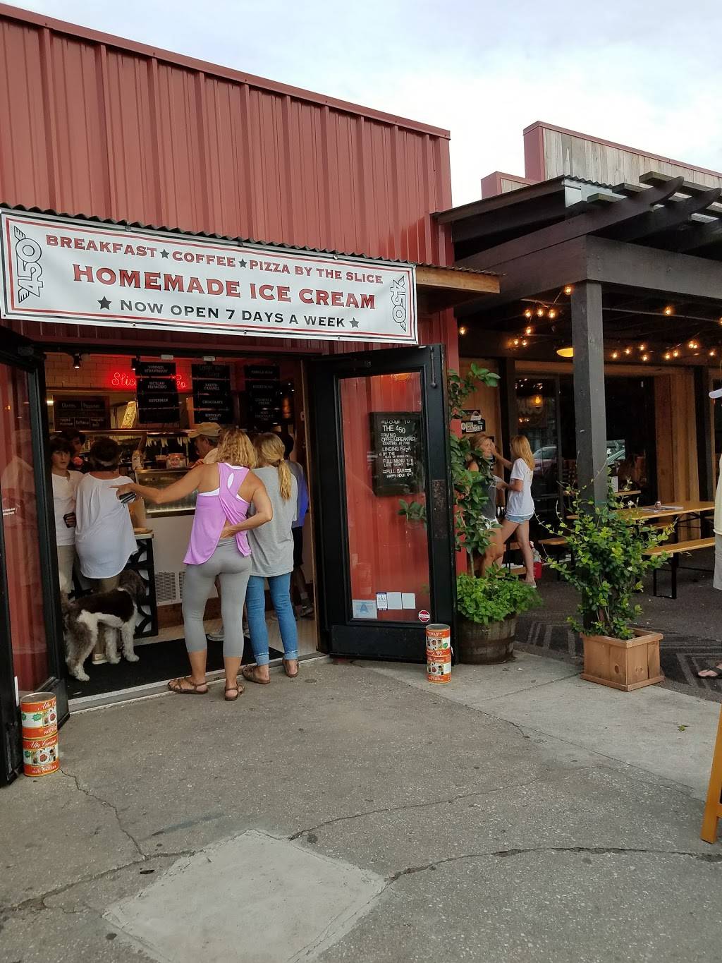 The 450 Pizza Joint | restaurant | 2213-B Middle St, Sullivans Island, SC 29482, USA | 8437894107 OR +1 843-789-4107