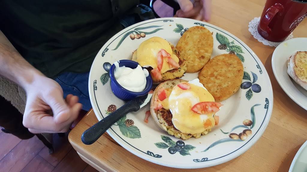 Egglectic Café | restaurant | 221 Town Square, Wheaton, IL 60189, USA | 6302609001 OR +1 630-260-9001