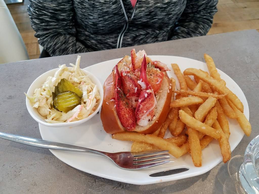 Ogunquit Beach Lobster House | restaurant | 111 Beach St, Ogunquit, ME 03907, USA | 2073602286 OR +1 207-360-2286