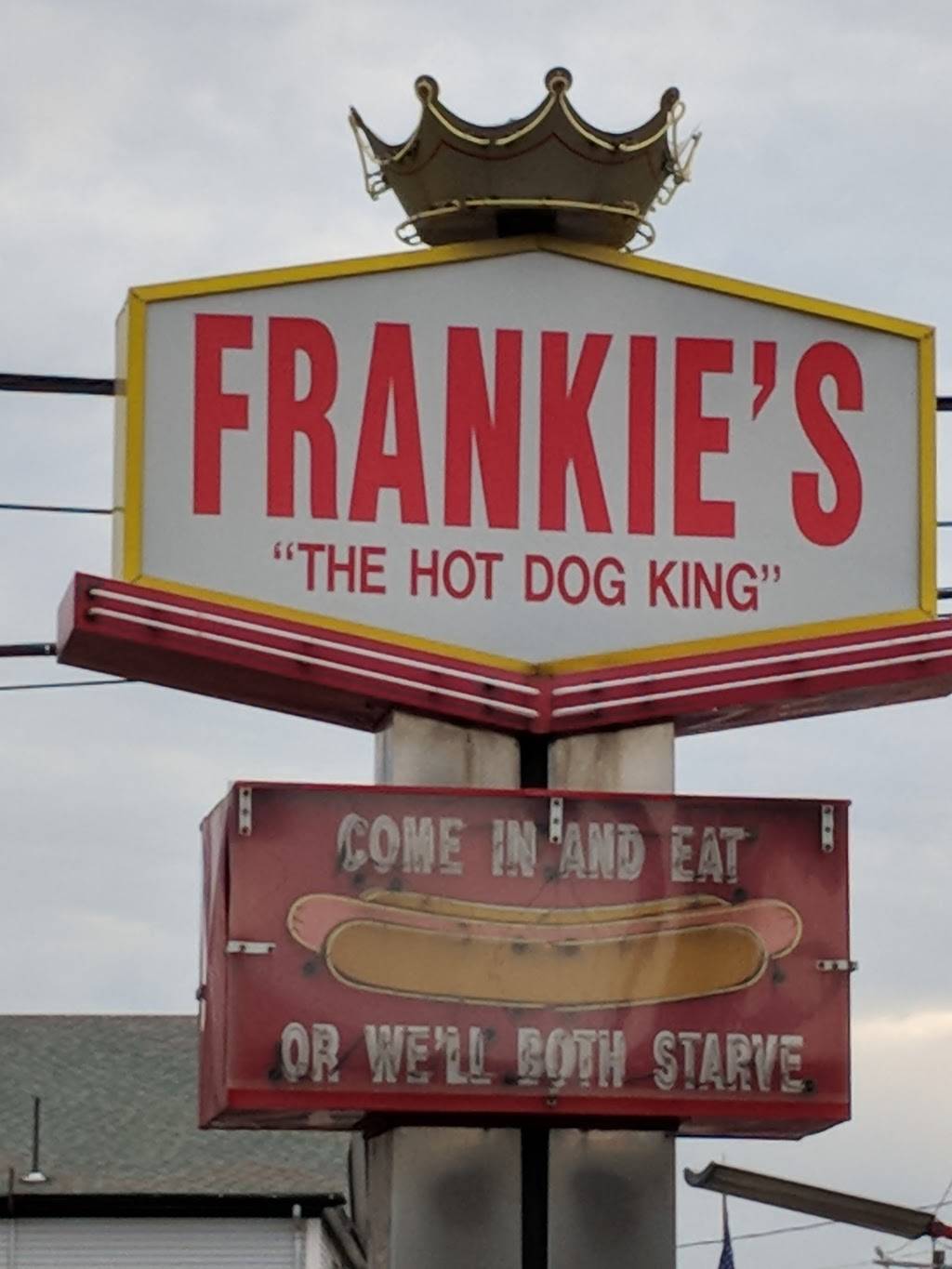 Frankies Family Restaurant | restaurant | 348 Chase Ave, Waterbury, CT 06704, USA | 2037543647 OR +1 203-754-3647