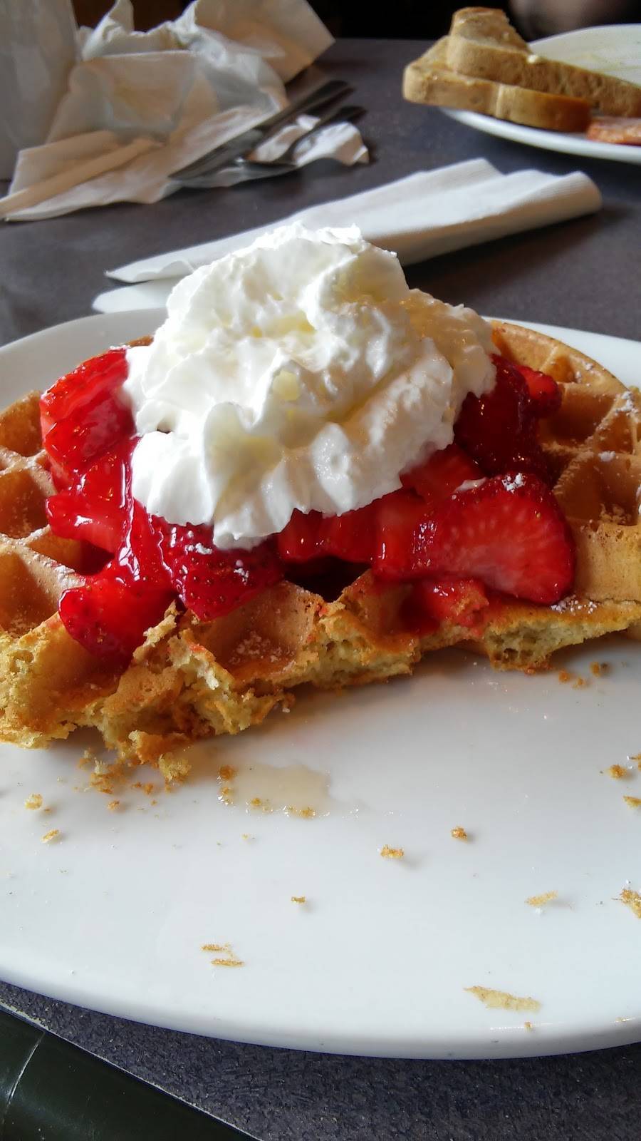 Perkins Restaurant & Bakery | restaurant | 105 N Lafayette Ave, Moundsville, WV 26041, USA | 3048452290 OR +1 304-845-2290