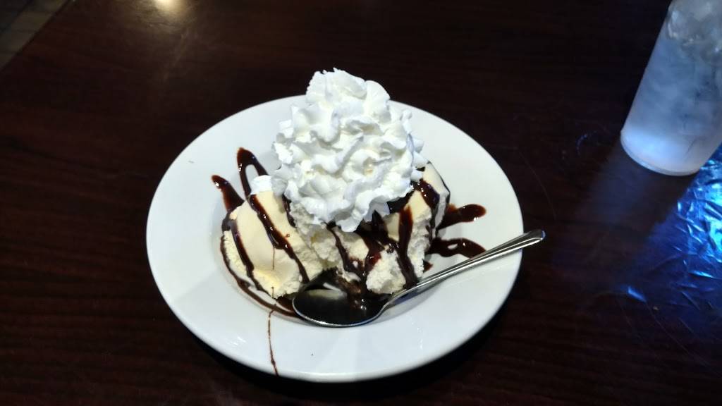 Cloverleaf Sports Bar & Grill | restaurant | 1240 Hollis St, Bremerton, WA 98310, USA | 3603778516 OR +1 360-377-8516