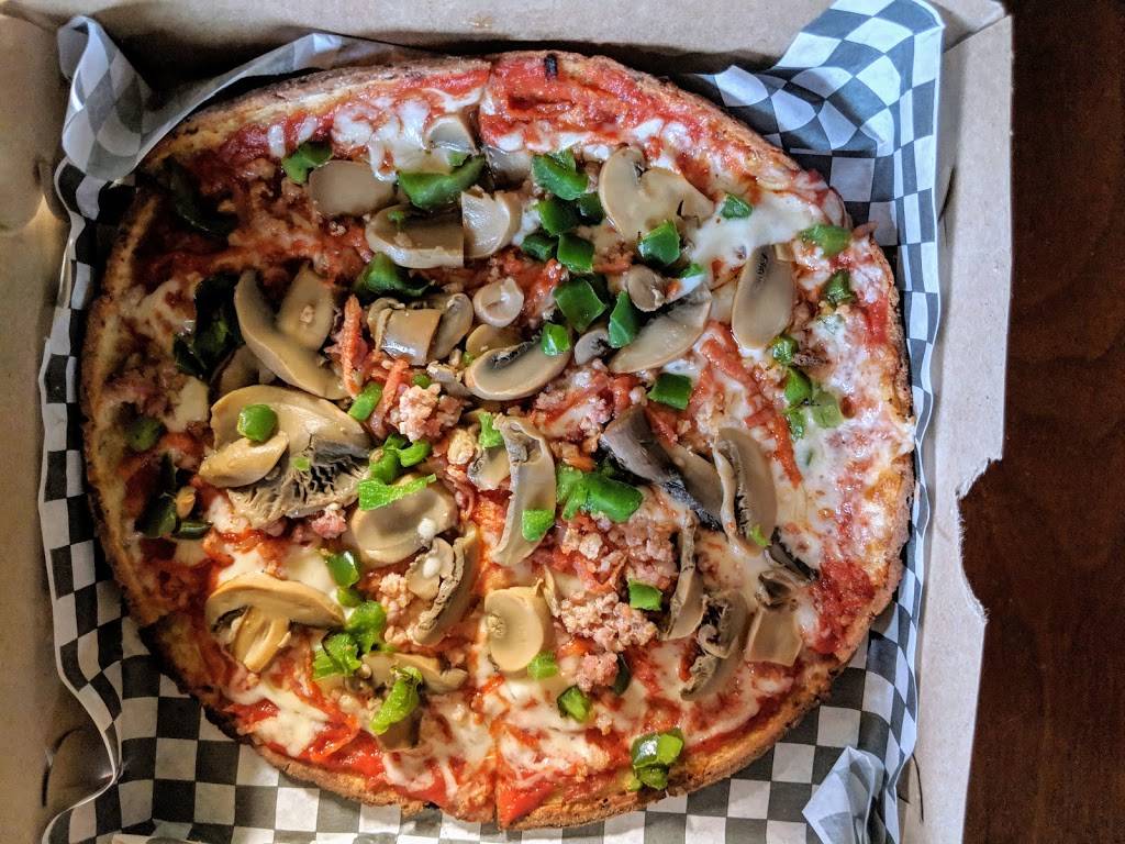 Riviera Pizza & Spaghetti House | restaurant | 5760 Wyandotte St E, Windsor, ON N8S 1M6, Canada | 5199452331 OR +1 519-945-2331