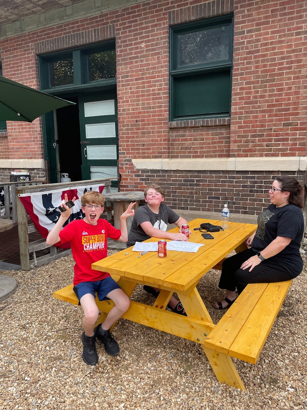 Smokin Pickle | restaurant | 1005 E Walnut St, Fulton, MO 65251, USA | 6076436449 OR +1 607-643-6449