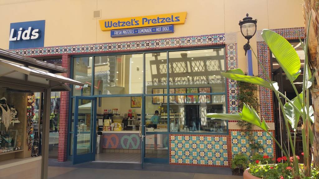 Wetzels Pretzels | restaurant | 71 Fortune Rd #836, Irvine, CA 92618, USA | 9496778831 OR +1 949-677-8831