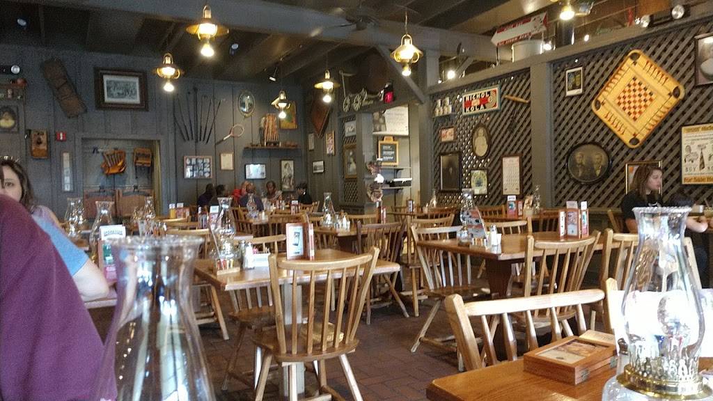 Cracker Barrel Old Country Store | restaurant | 6330 N Interstate 35, San Antonio, TX 78218, USA | 2105998080 OR +1 210-599-8080