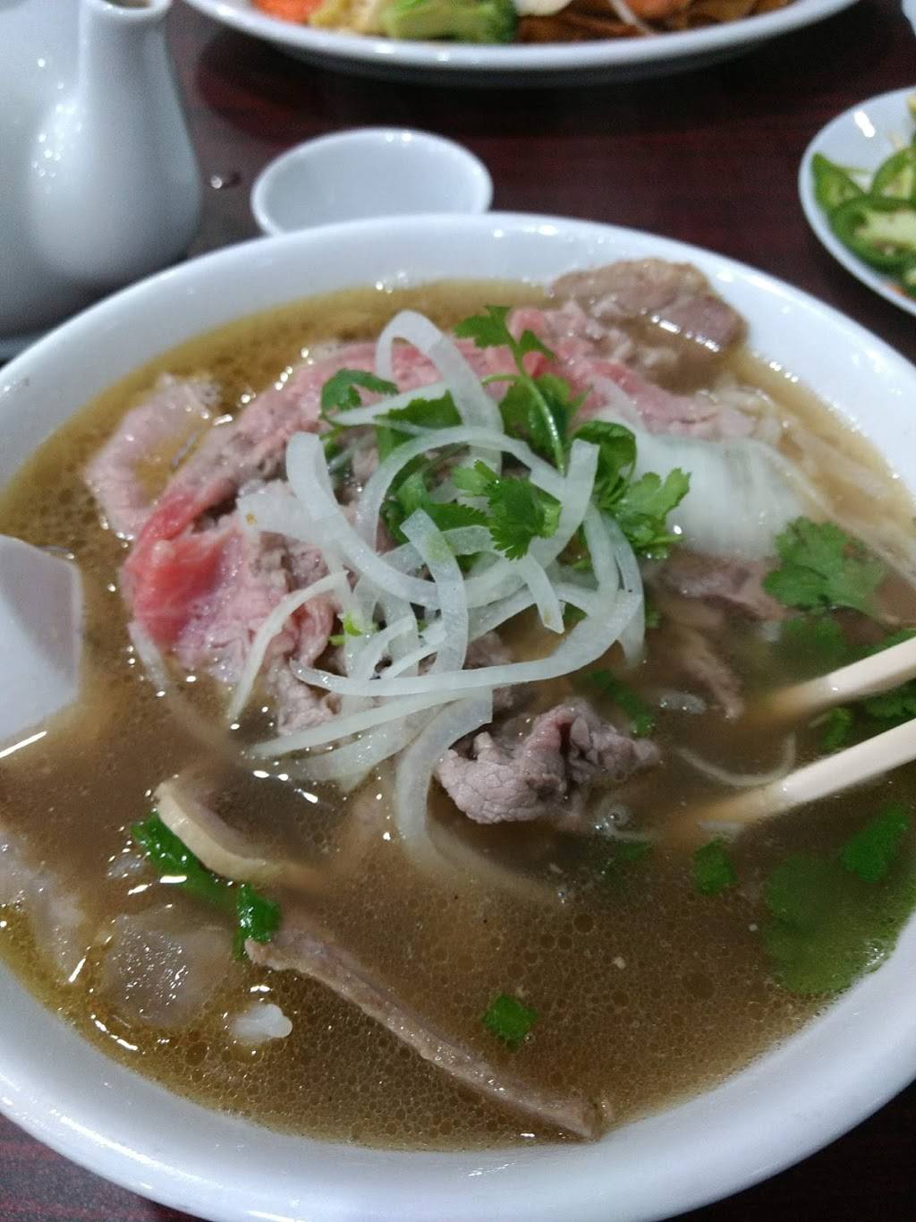 M Noodle & Cafe | restaurant | 6945 Monterey Rd Ste D, Gilroy, CA 95020, USA | 4088424848 OR +1 408-842-4848