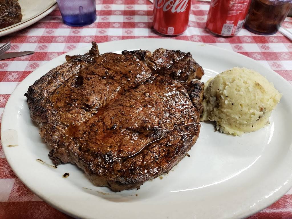 Leona General Store | restaurant | North Leona Blvd, 136 TX-75, Leona, TX 75850, USA | 9033442202 OR +1 903-344-2202