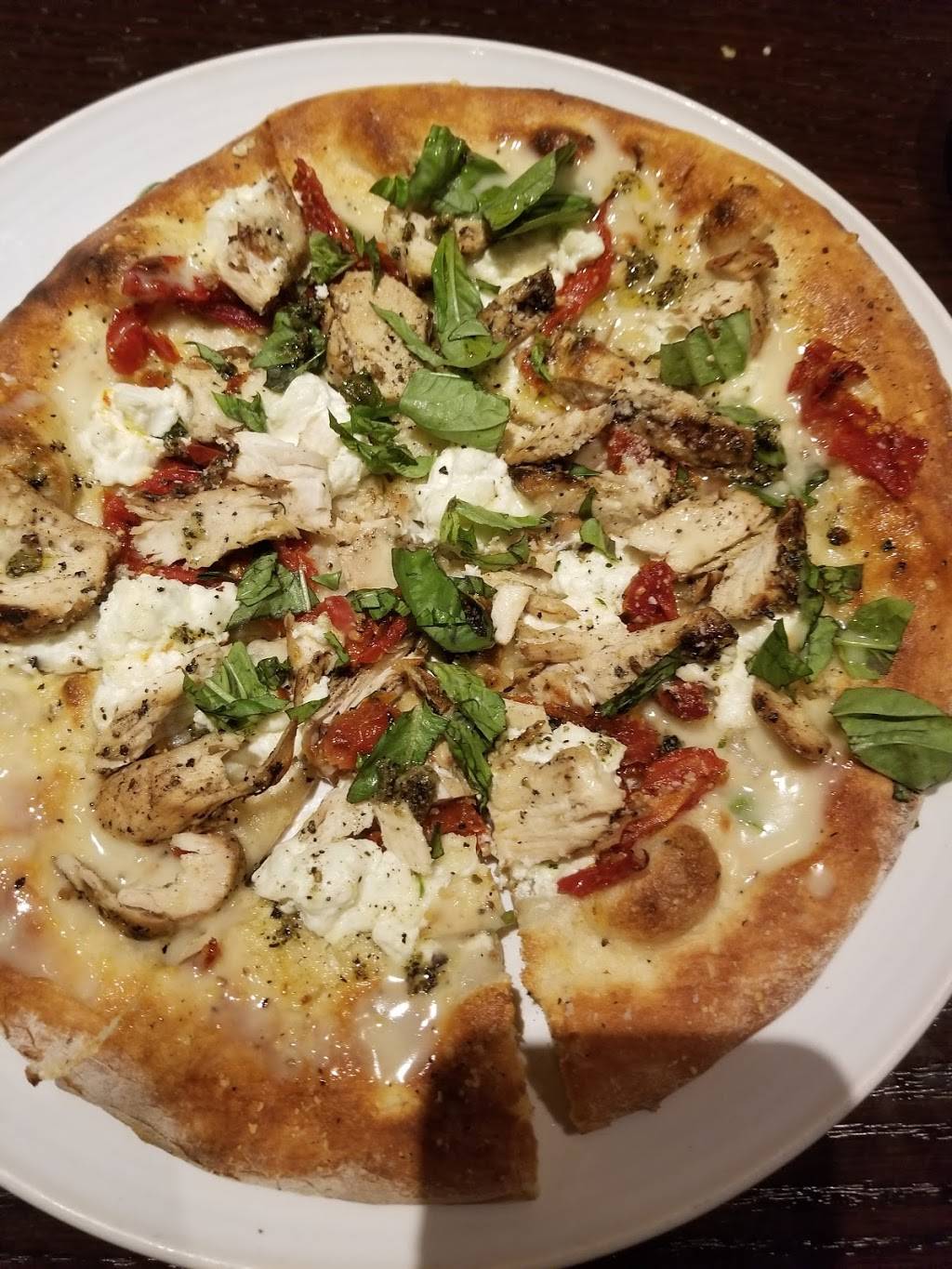 Carrabbas Italian Grill | restaurant | 7620 N Wickham Rd, Melbourne, FL 32940, USA | 3212530991 OR +1 321-253-0991