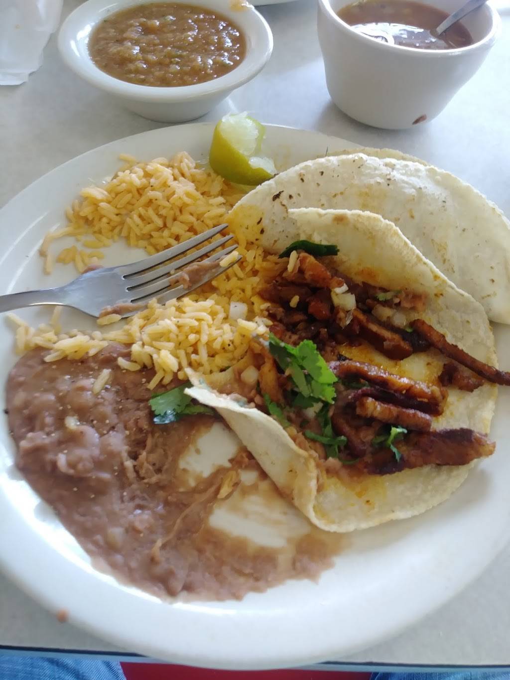 Manos Mexican Food | restaurant | 103 N Patterson Ave, Florence, TX 76527, USA | 2547933870 OR +1 254-793-3870
