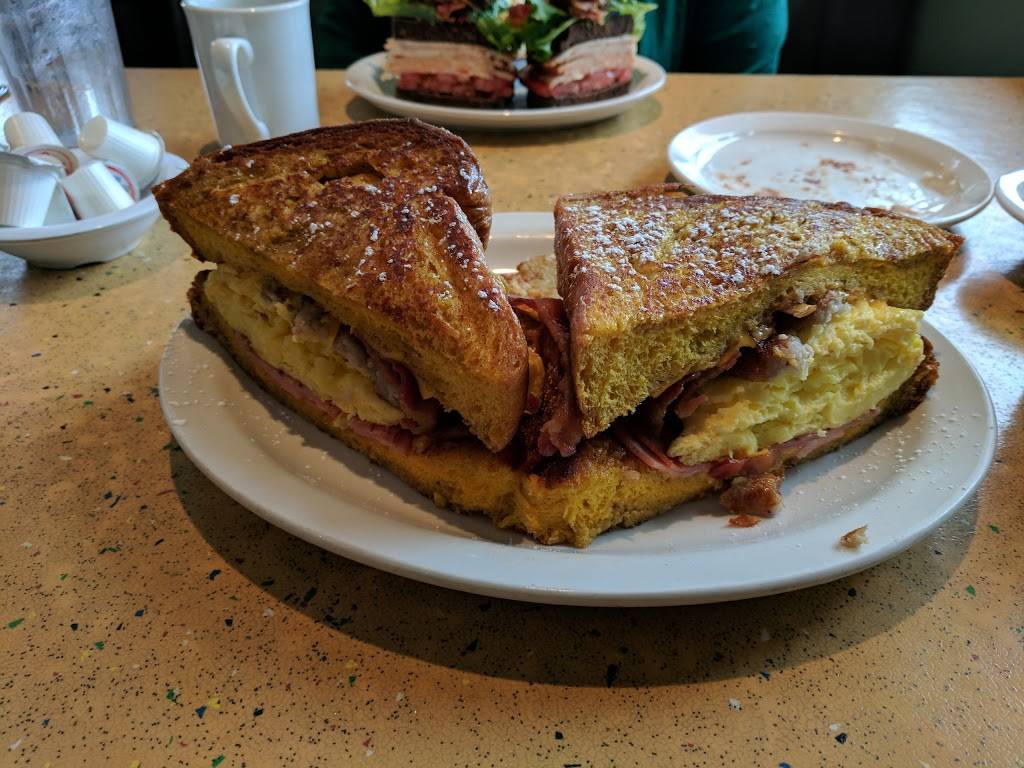 Noshville Delicatessen | restaurant | 4014 Hillsboro Cir, Nashville, TN 37215, USA | 6152693535 OR +1 615-269-3535