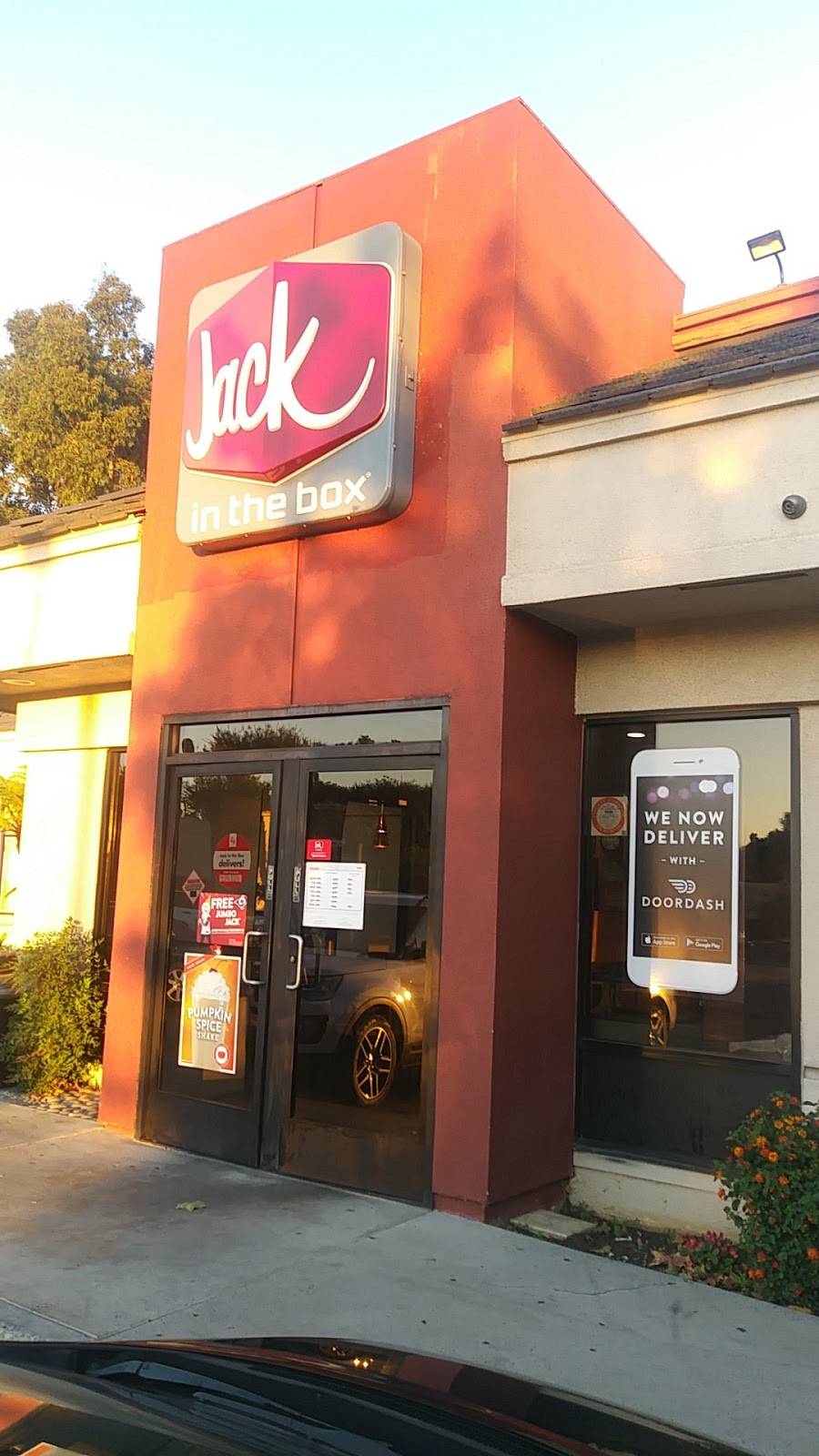 Jack in the Box | restaurant | 439 E Imperial Hwy, Fullerton, CA 92835, USA | 7148711926 OR +1 714-871-1926