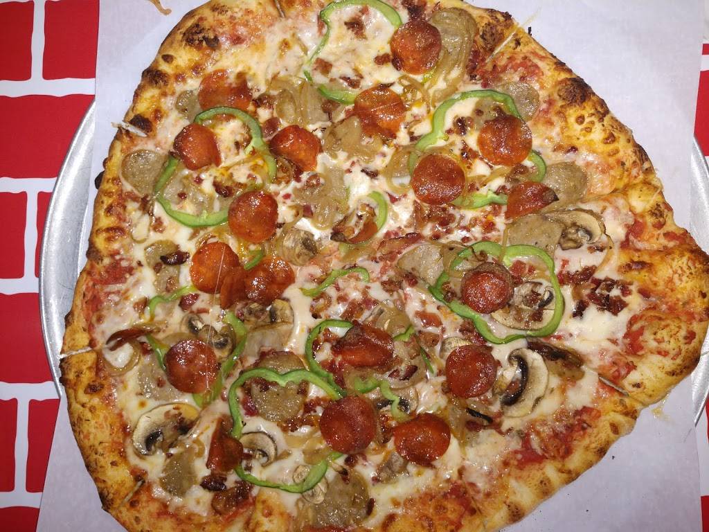 Fratellis Corner Crust | restaurant | 377 John Fitch Hwy, Fitchburg, MA 01420, USA | 5087992500 OR +1 508-799-2500