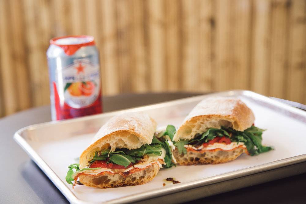 Reginas Grocery | restaurant | 418 Meridian Ave, Miami, FL 33139, USA | 3057638934 OR +1 305-763-8934