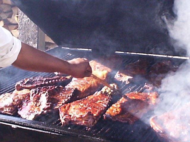 Bobs Bar-B-Q Pit | restaurant | 911 S 11th St, Tacoma, WA 98405, USA | 2536274899 OR +1 253-627-4899