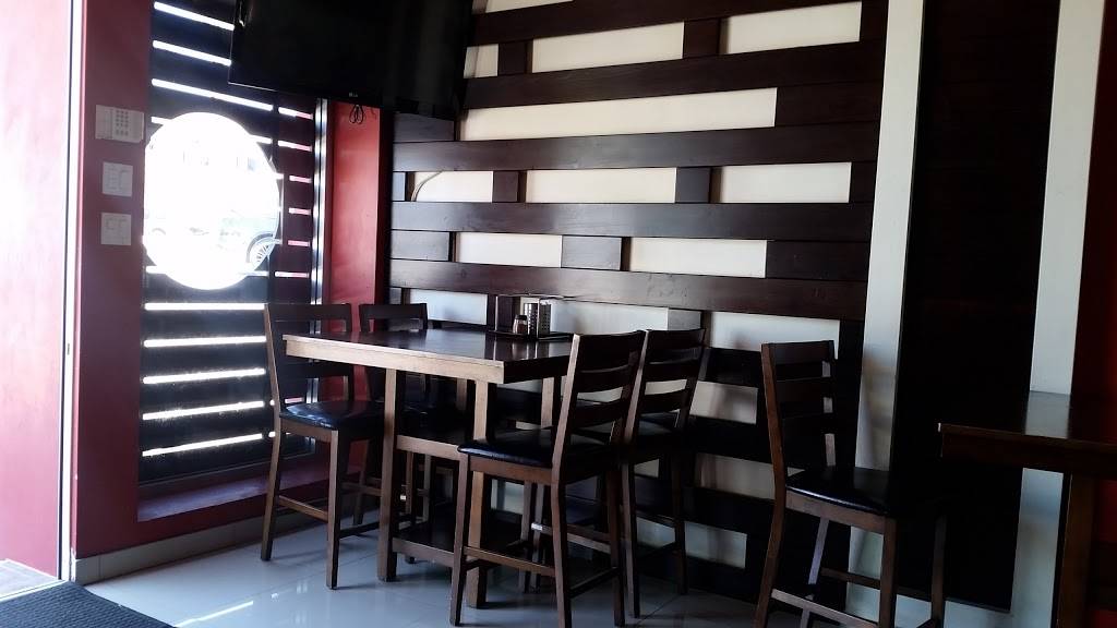 pizza & lunch Napoles | restaurant | 9, Blvd. Benito Juárez 135, Centro Playas, 22710 Rosarito, B.C., Mexico | 016611202617 OR +52 661 120 2617