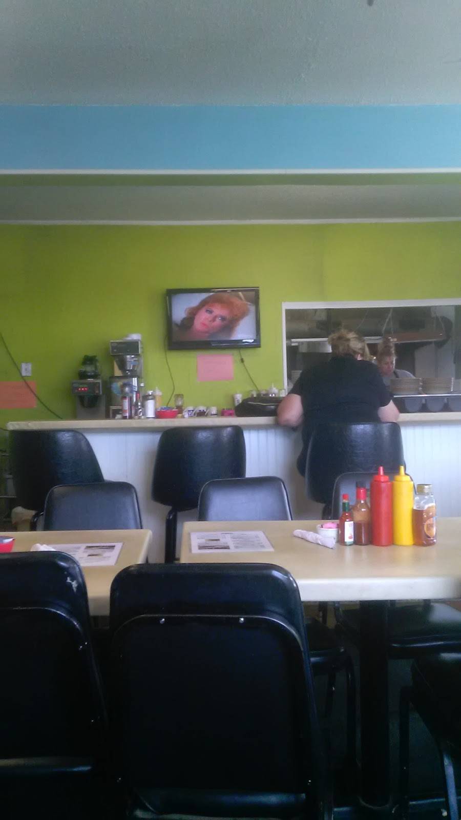 Reds Cafe | restaurant | 1417 E Grand Ave, Haysville, KS 67060, USA | 3162002744 OR +1 316-200-2744